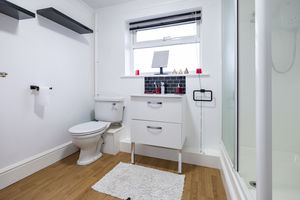En-Suite- click for photo gallery